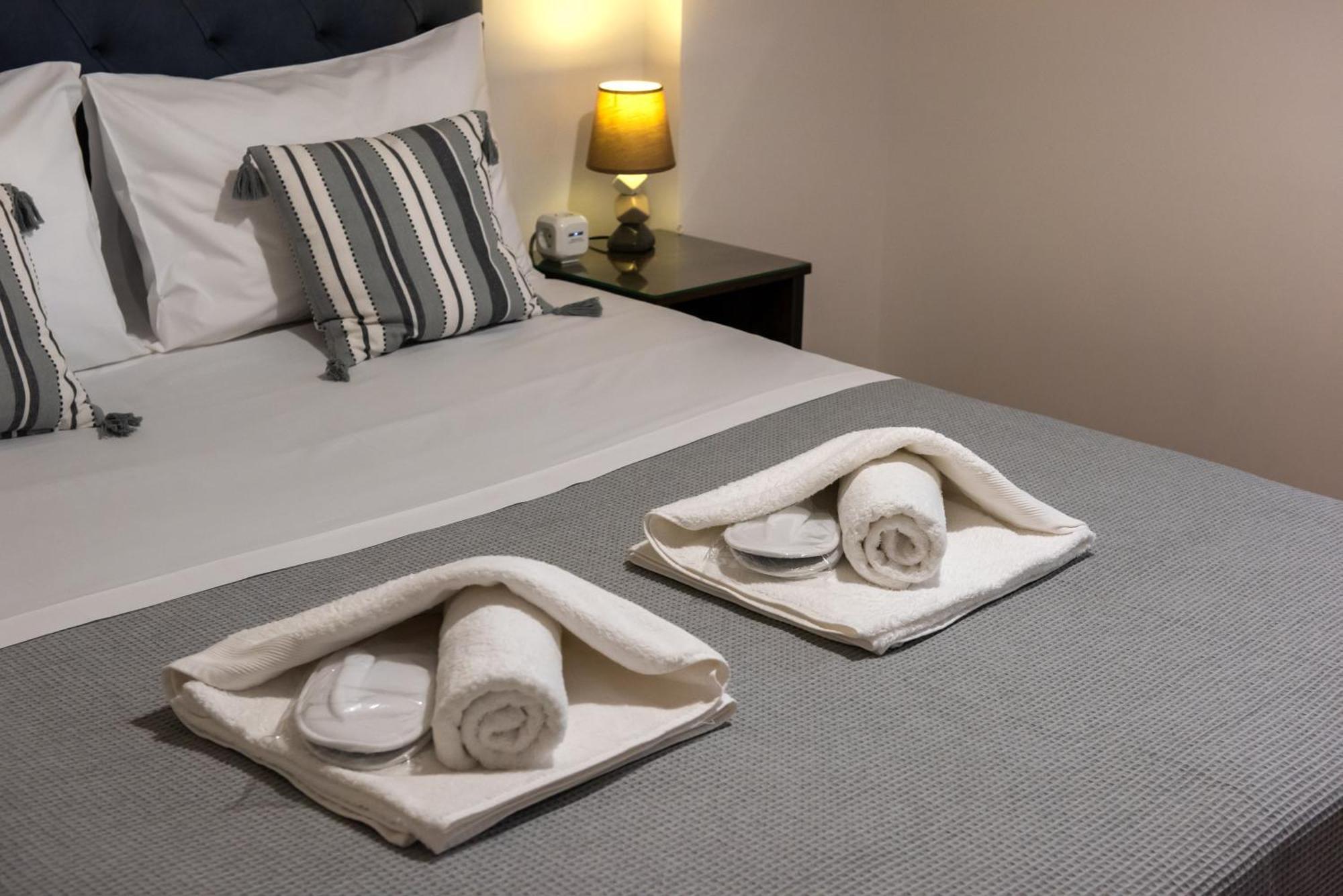 Kg Acropolis Escape Spa Apartment เอเธนส์ ภายนอก รูปภาพ